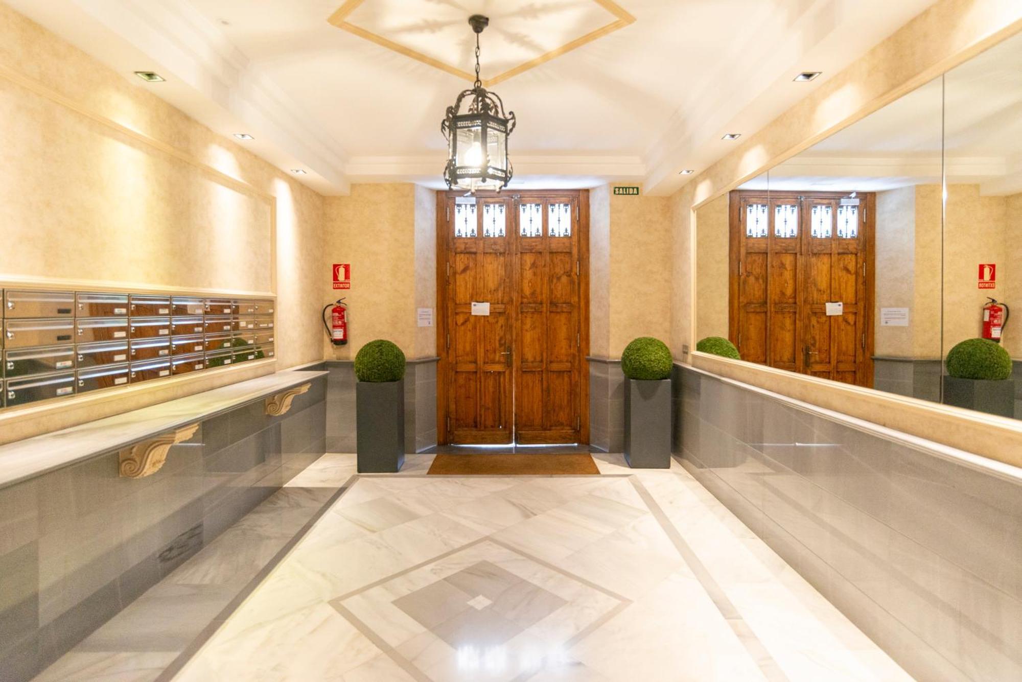 Souviron & Old Town By Ele Apartments Μάλαγα Εξωτερικό φωτογραφία
